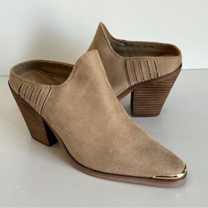 C Comfort Womens Tan Suede Block Heel Gold Pointed Toe Tip Slip On Size 8